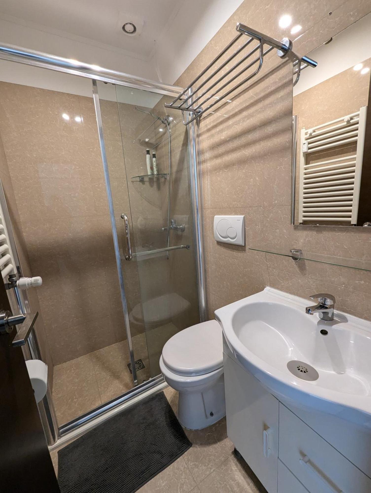 Roomz Romestay Dış mekan fotoğraf